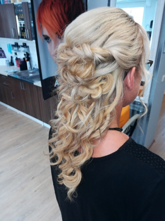 brautstyling-brautfrisur-friseursalon-um-haaresbreite-duderstadt_18.jpg