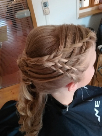 brautstyling-brautfrisur-friseursalon-um-haaresbreite-duderstadt_29.jpg
